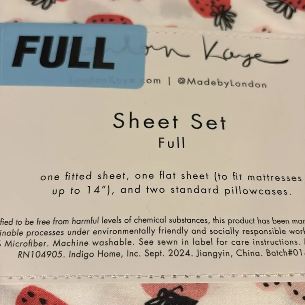 BNWT London Kaye Valentine's Day Strawberry Sheet Set - Size Full